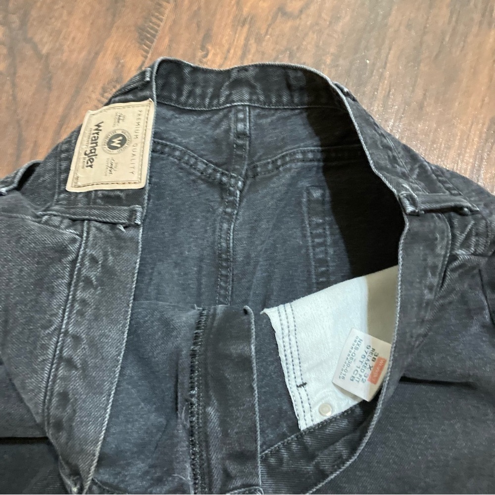 WRANGLER JEANS relaxed denims size 38/32 black Wash GUC Vintage cowboy 90s - Picture 8 of 13